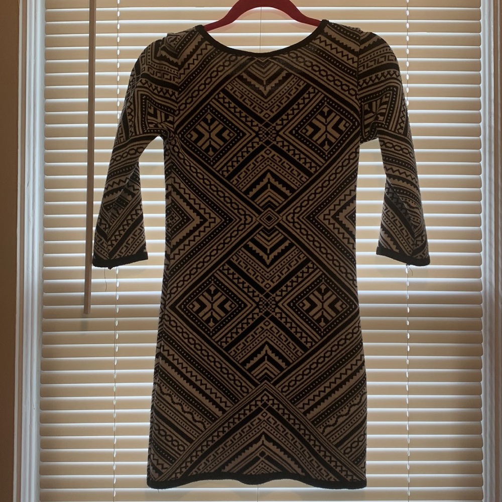 Patterned Sweater Dress - Picture 4 of 4